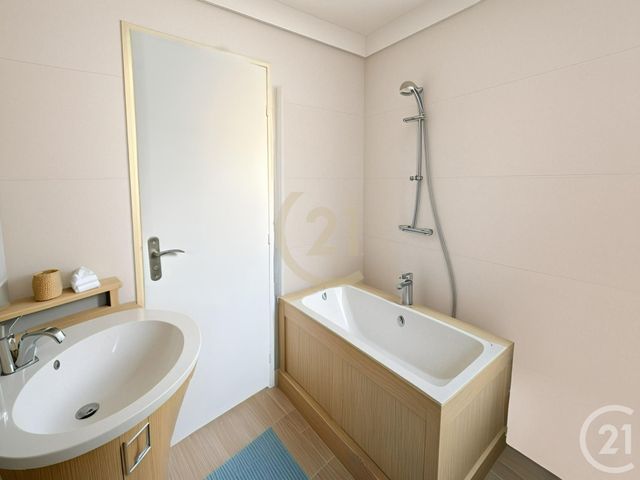 Afficher la photo en grand Appartement T3 à vendre - 3 pièces - 44.61 m2 - CALVI - 202 - CORSE - Century 21 Dary Immobilier