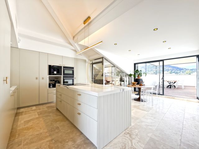 Appartement T5 à vendre - 5 pièces - 154.62 m2 - CALVI - 202 - CORSE - Century 21 Dary Immobilier