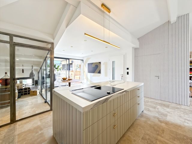 Appartement T5 à vendre - 5 pièces - 154.62 m2 - CALVI - 202 - CORSE - Century 21 Dary Immobilier